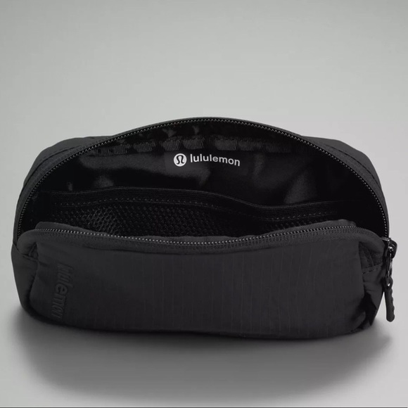 Lululemon Black Mini Belt Bag Crossbody Bag Sling Bag Nwt - Picture 5 of 8